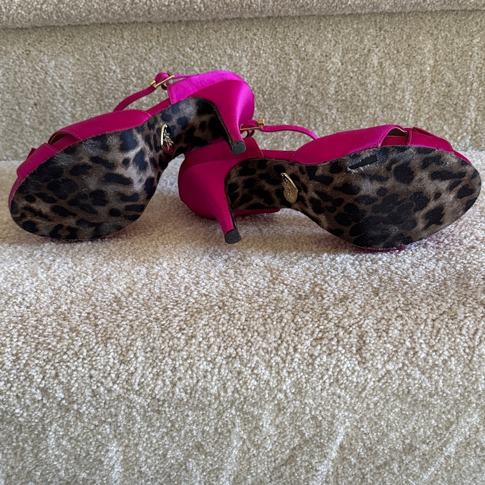 🎀 Pink Satin Candee T-Strap Bow Heels 🎀 - Picture 8 of 14
